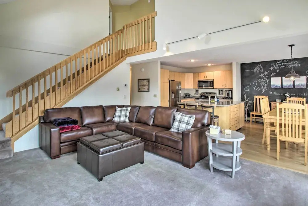 Spacious Ski-in/out Black Mountain Home w/ Deck!