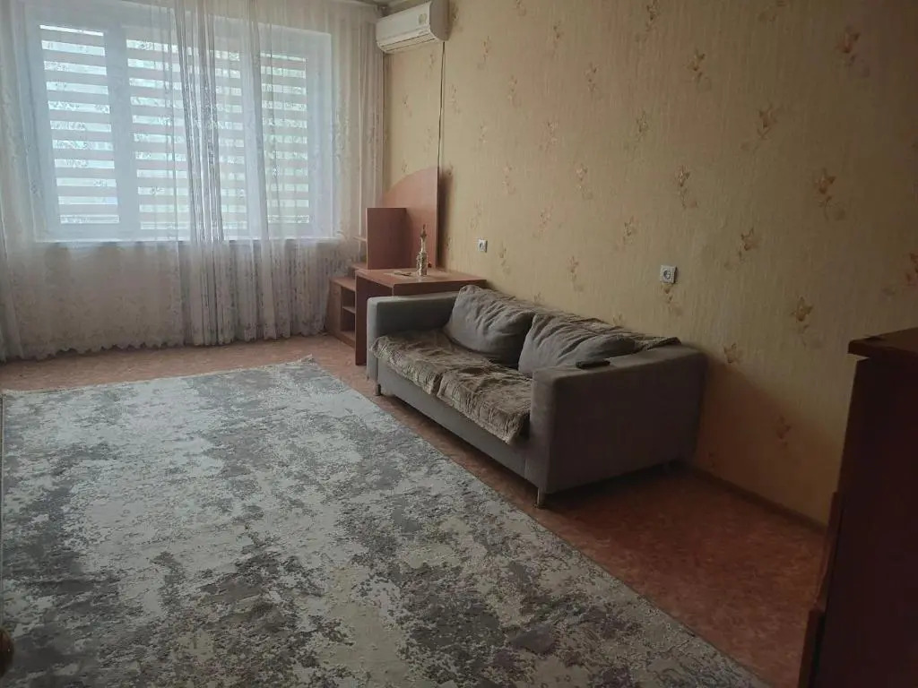 2х комнатная кв., 11 мкр., 2 этаж