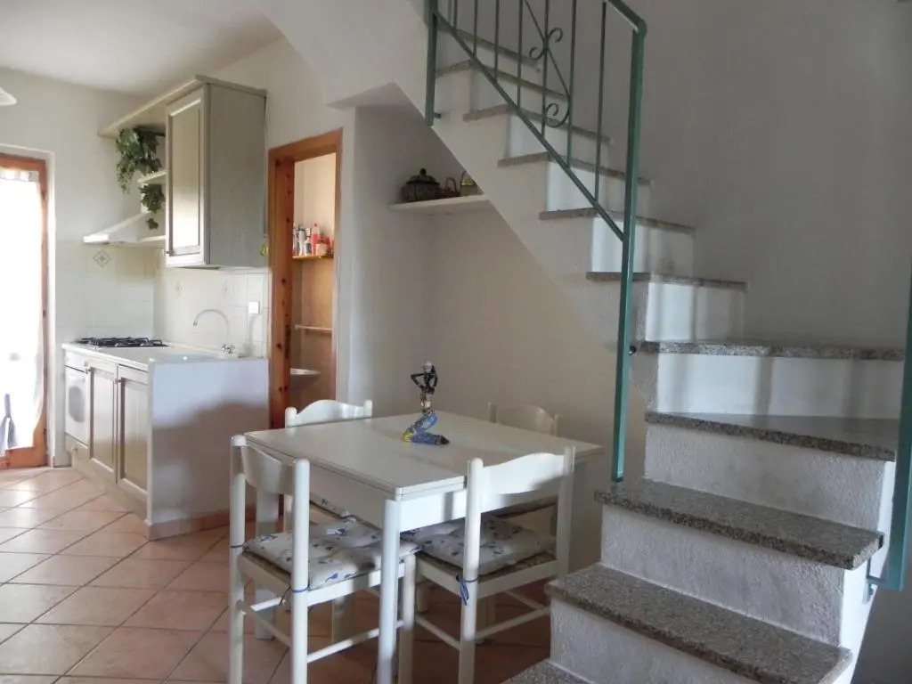 Villa a 800 metri dalla spiaggia di San Teodoro - amb01