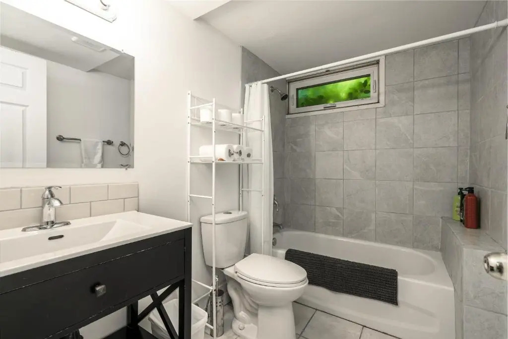 V-Home by Heritage park and Glenmore Reservoir
