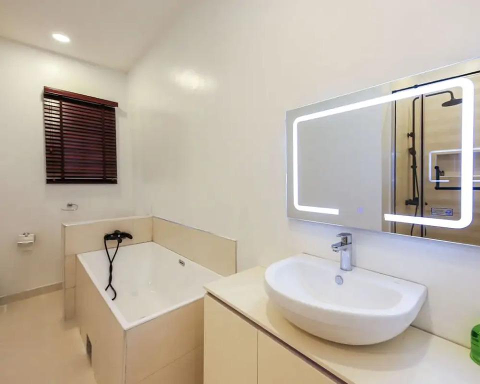 George Residence Osapa