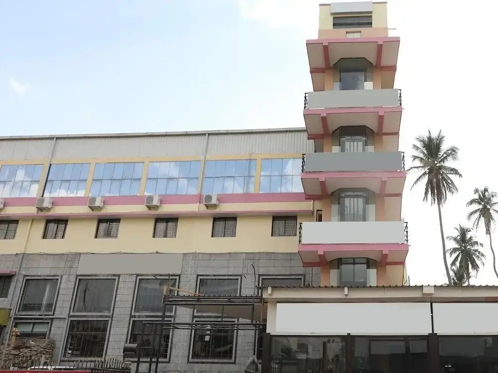 Varadashree Comforts By OYO Rooms