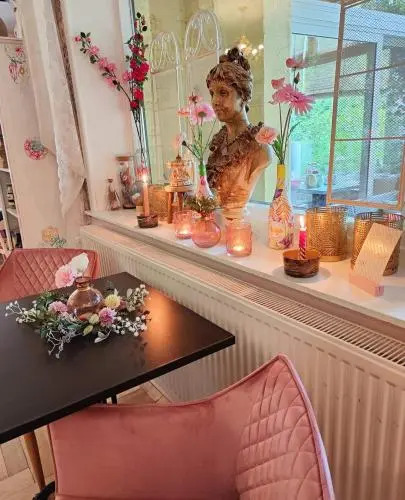 Pink Hotel B&B LeLa