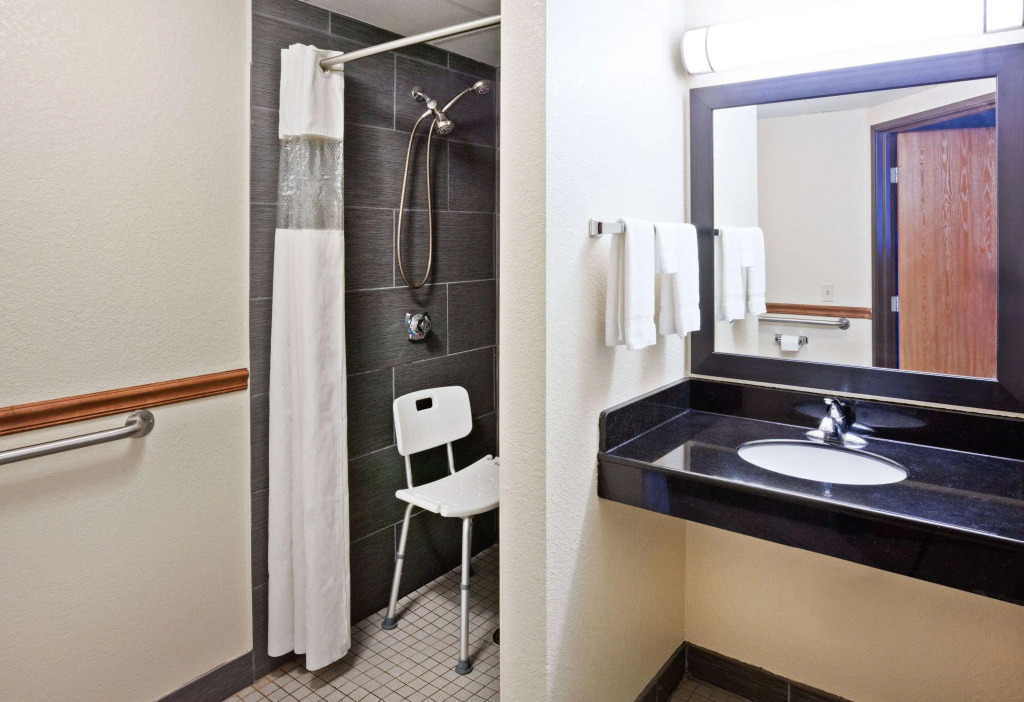 AmericInn by Wyndham Plover Stevens Point
