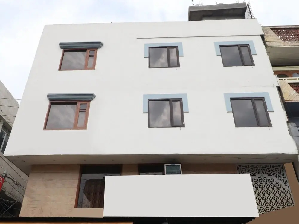 Oyo 35878 Hotel G Glossy