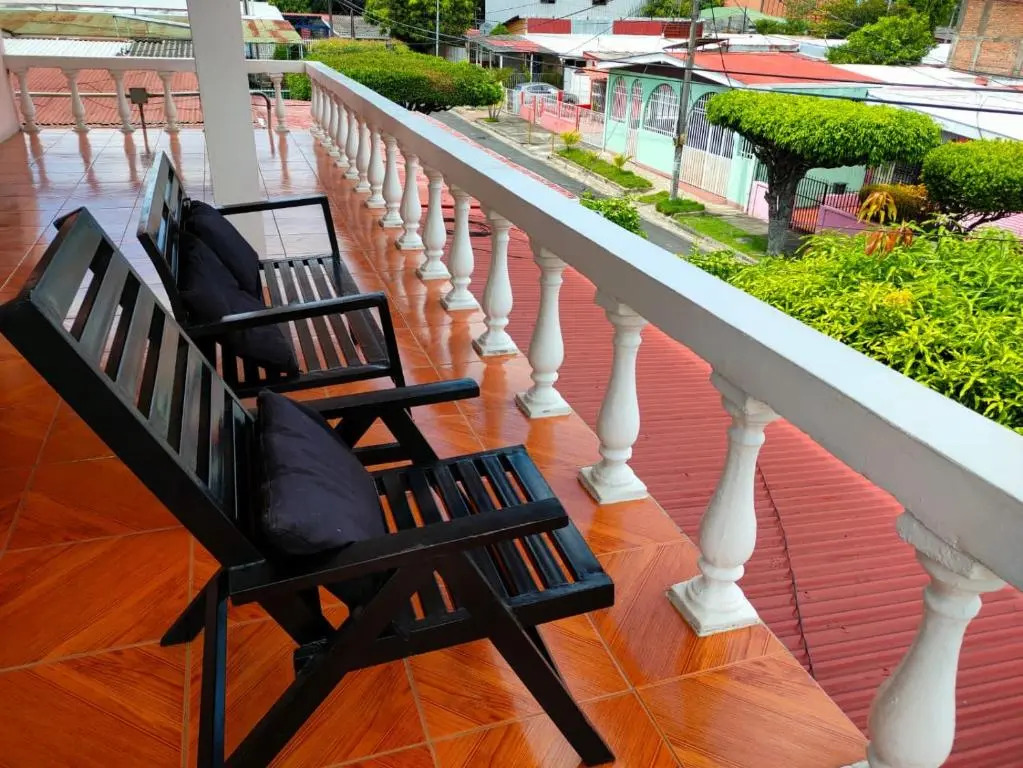 Casa Robles - Room close to Airport #2