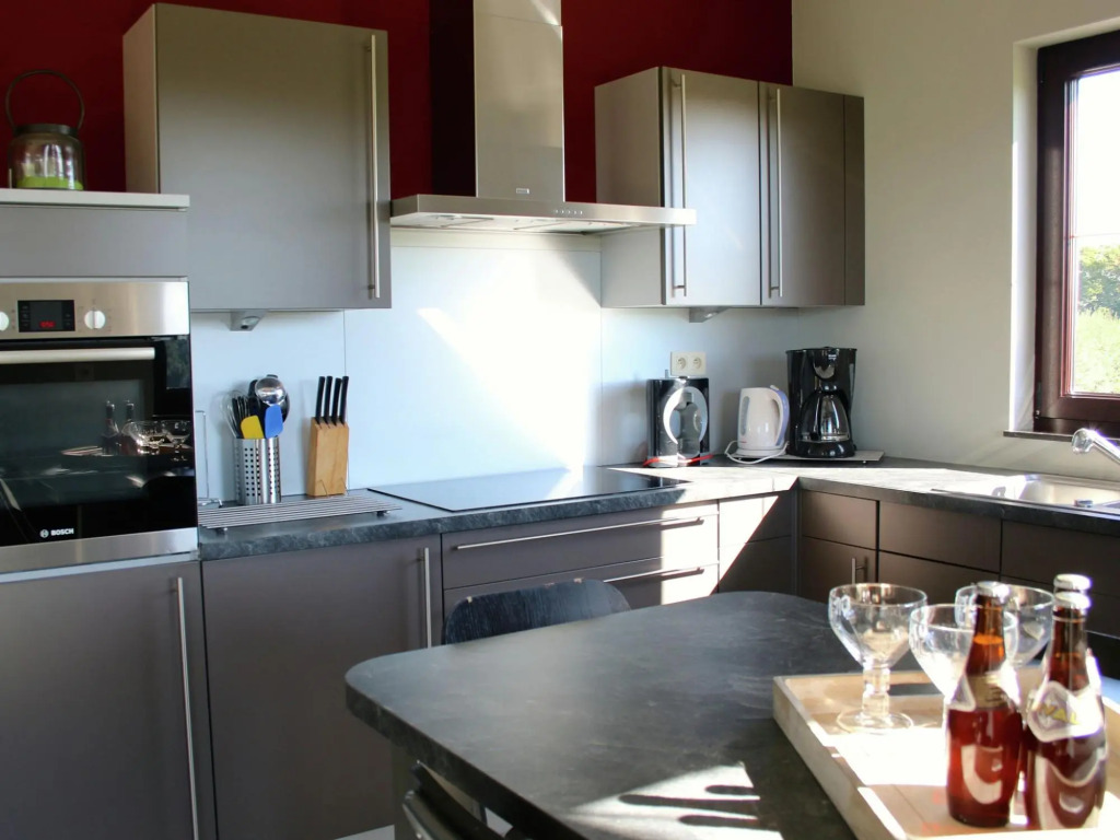Classy Holiday Home in Martilly with bubble bath