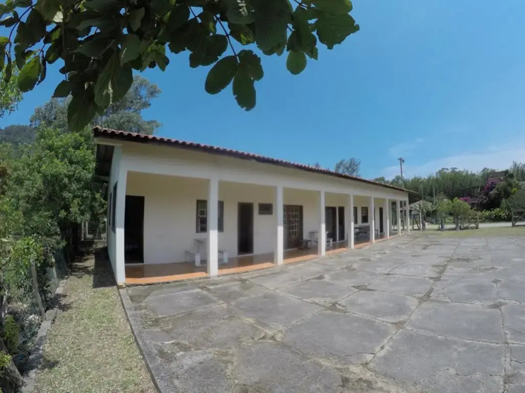 Suítes Casa Amarela da Ferrugem