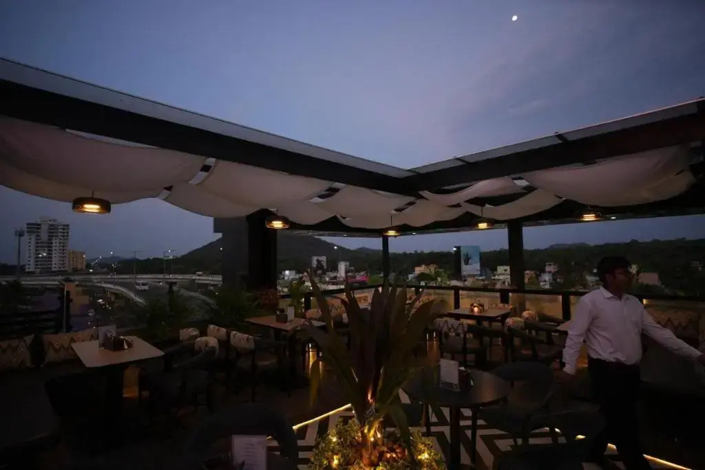 Hotel SRR Grand