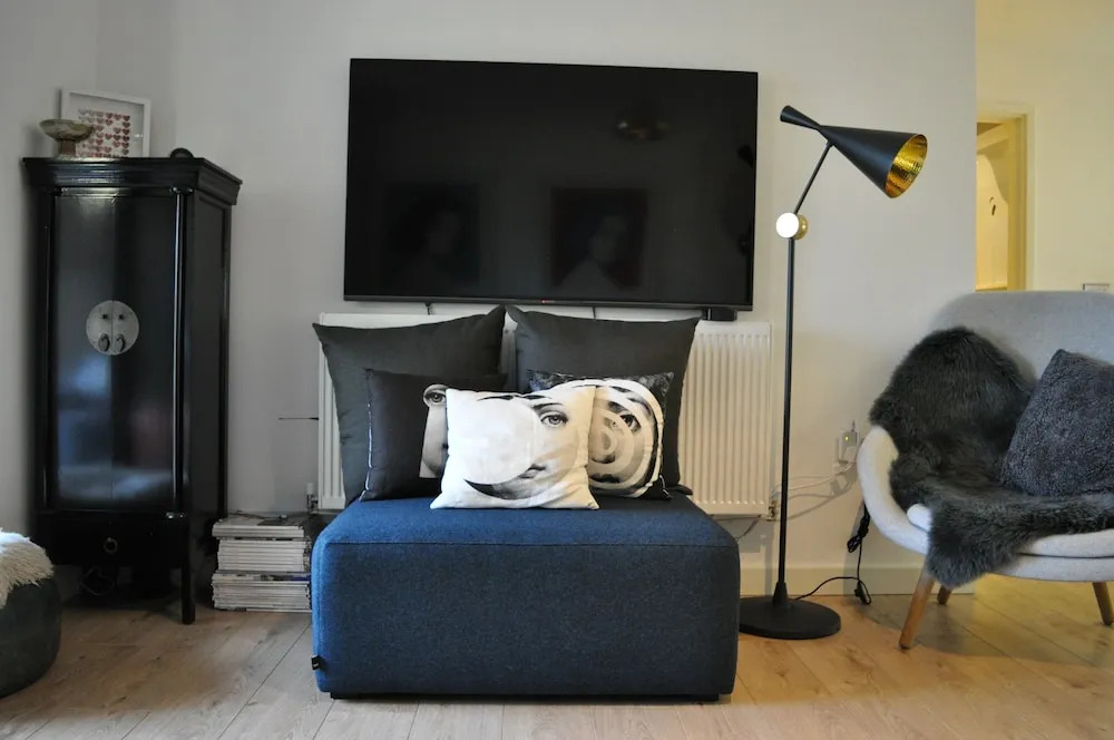 Modern 1 Bed Apartment In Oval