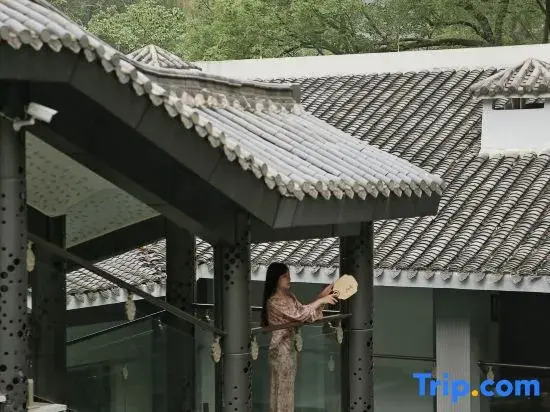 Celestial Cave Manor· Twin Dragon Cave Stream Rafting Private Onsen Retreat