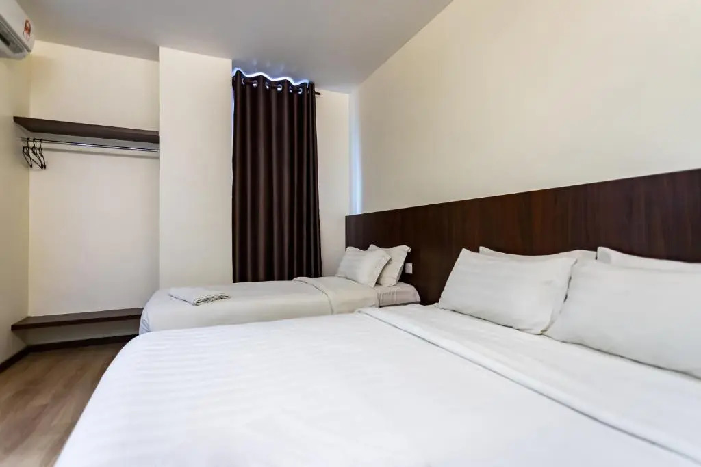 Emart Hotel (Riam)