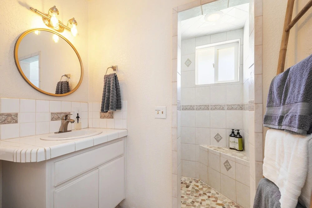 Splash House W/ Private Pool & Fire Pit Dogs Welcome Free 3 Bedroom Home by RedAwning