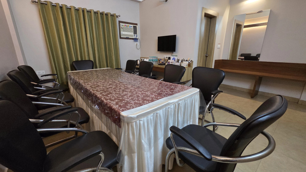 Hotel Gulmohar Grand