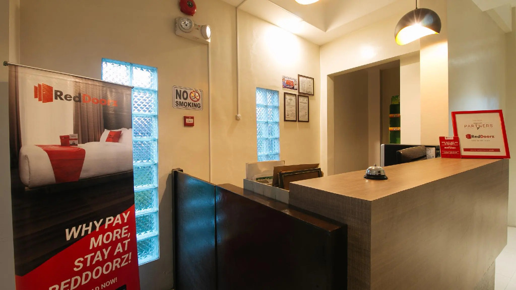 RedDoorz @ Golite Old Albay
