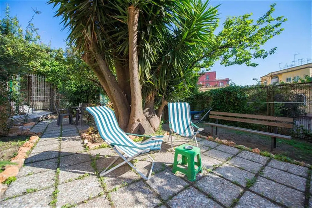 Garden House Apartment With Garden In Naples