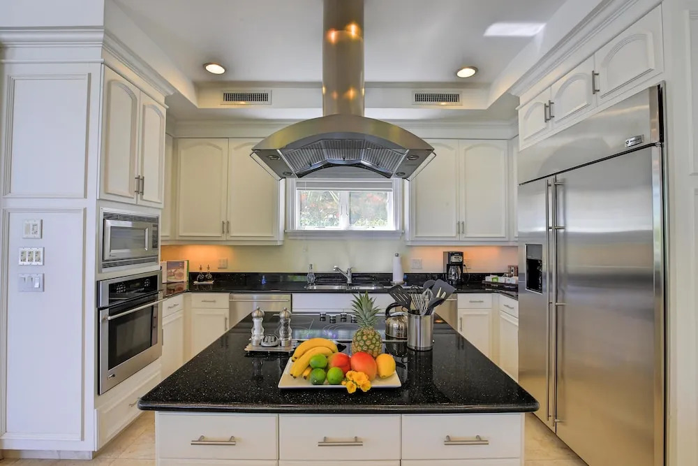 Cobalt Villa - Four Bedroom Home