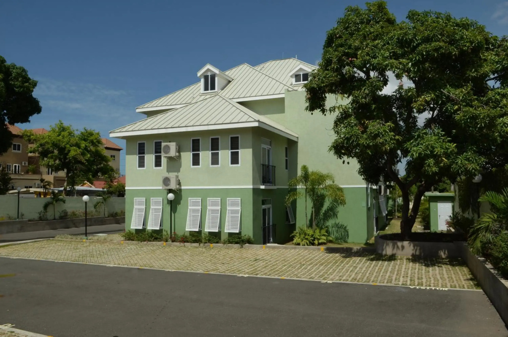 Choose To Be Happy at Eight - Eight Super Studio Apartments