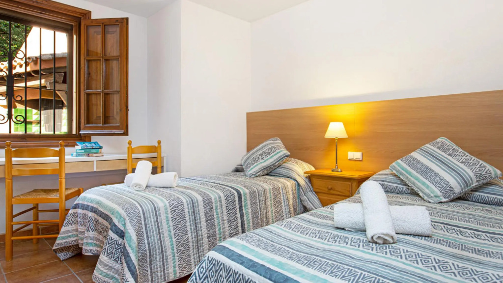 Esquer in Llafranc with 6 bedrooms and 4 bathrooms