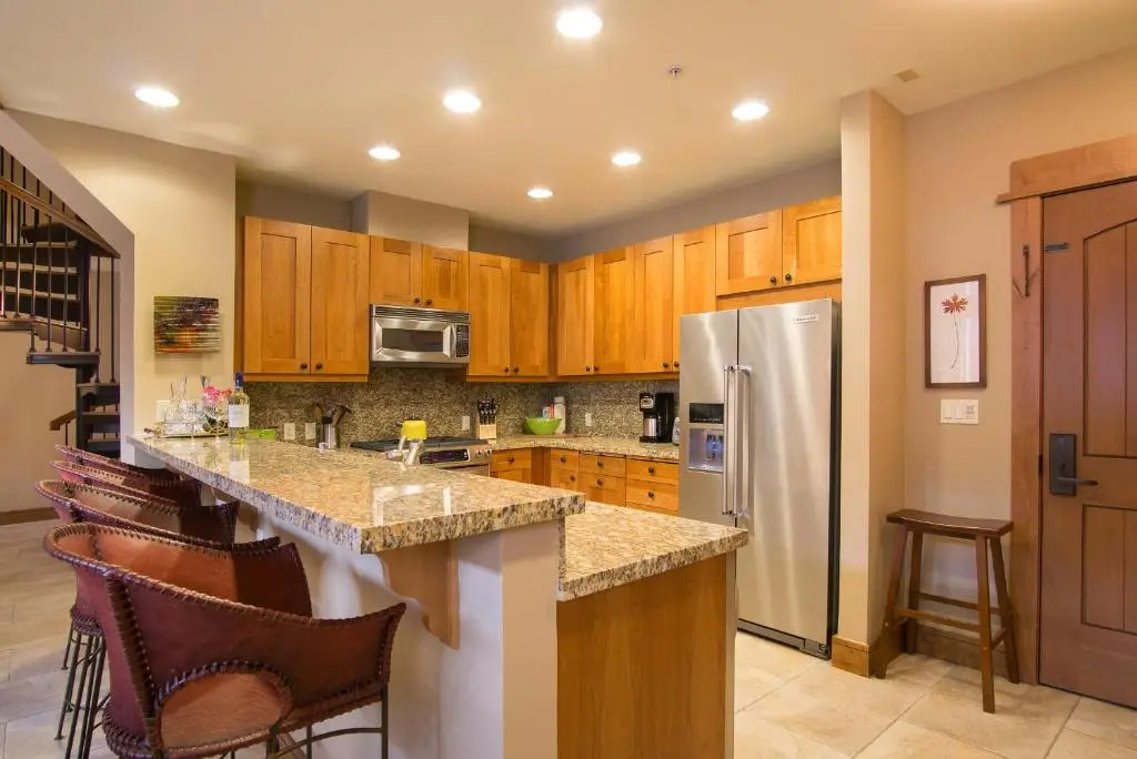 2 Bedrooms w/ Large Loft + 2.5 Baths