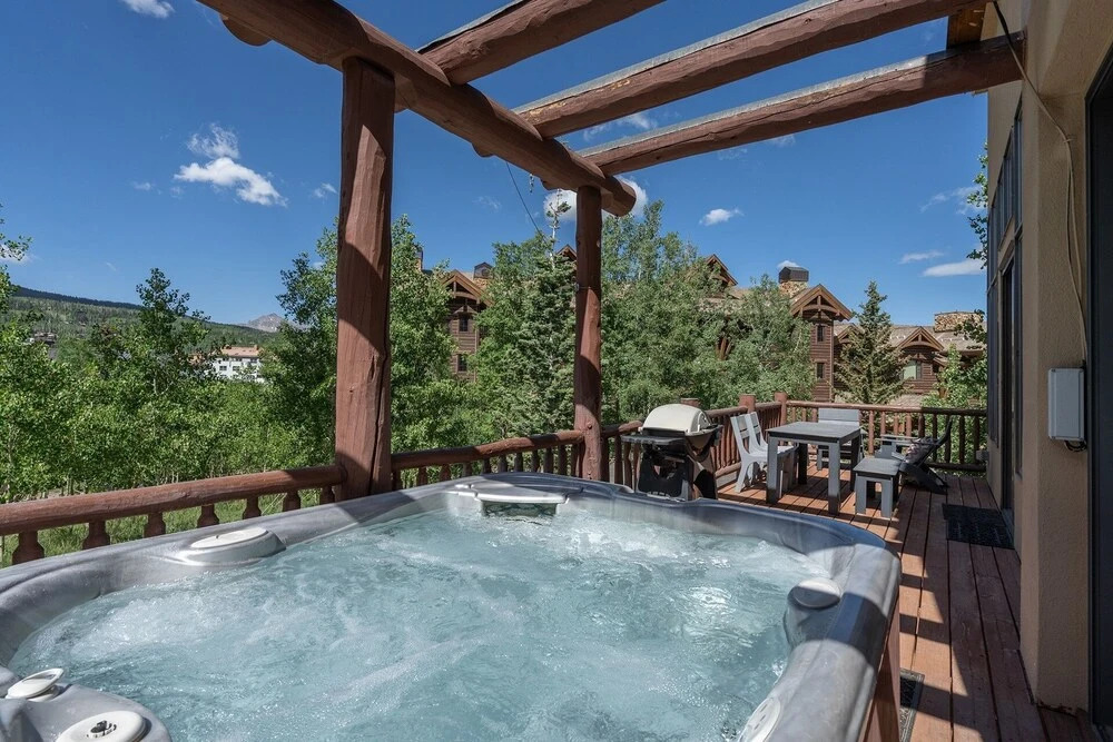 Mountain Village Panoramic Views, Hot Tub, Fireplace townhouse
