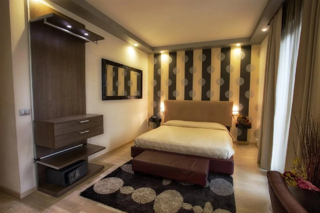 La Grotta Hotel