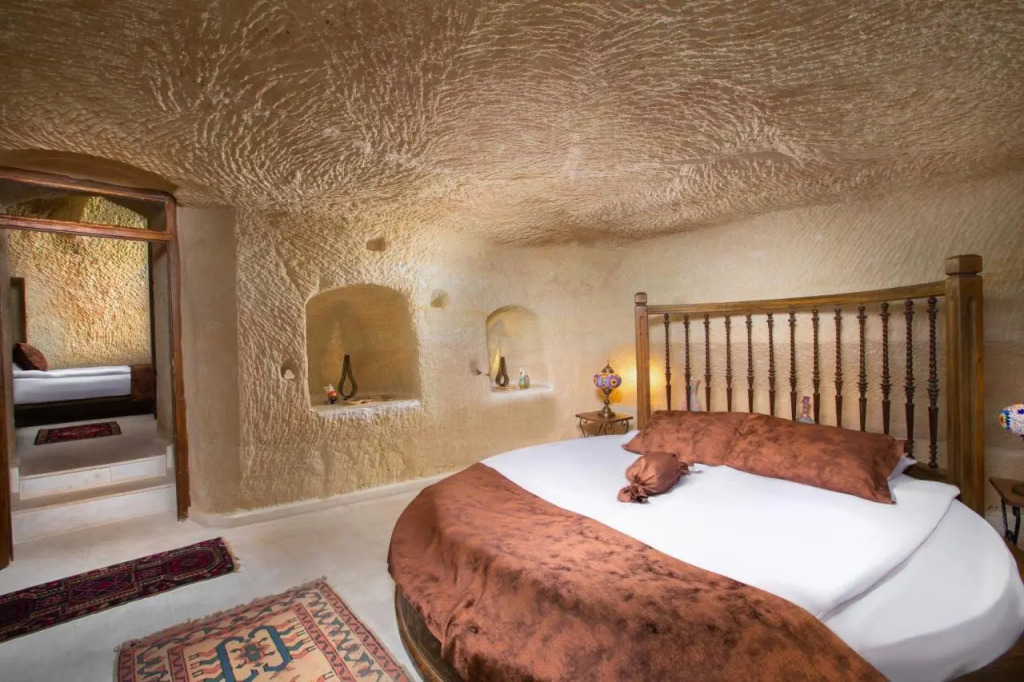 Romantic Cave Hotel