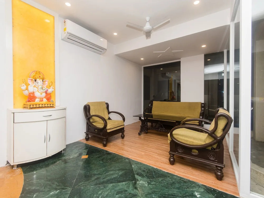 OYO 15119 Vista Service Apartment
