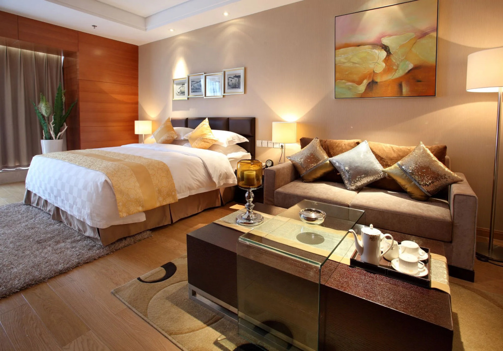Noble Crown Hotel