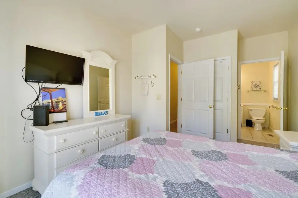 Sunny Ocean City Retreat ~ Qtr-mi to Beach!