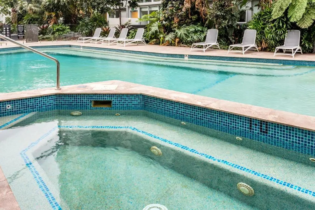 Chic Inner City Position 2 bedroom apartment with Parking By Serain Residences