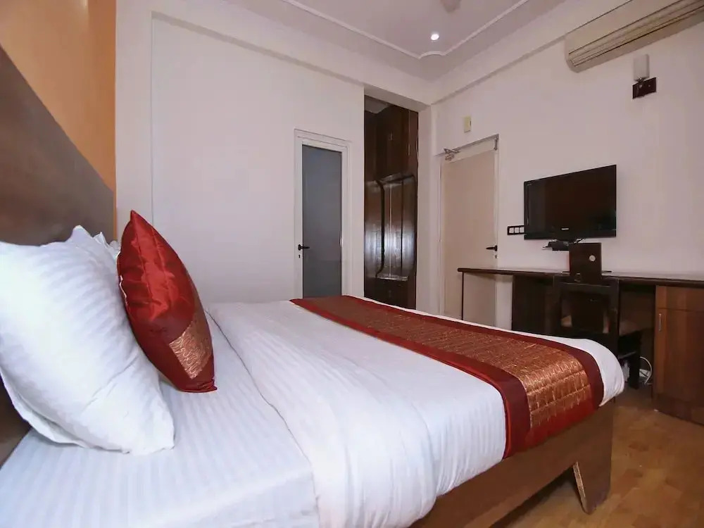 Alarians Stay By OYO Rooms