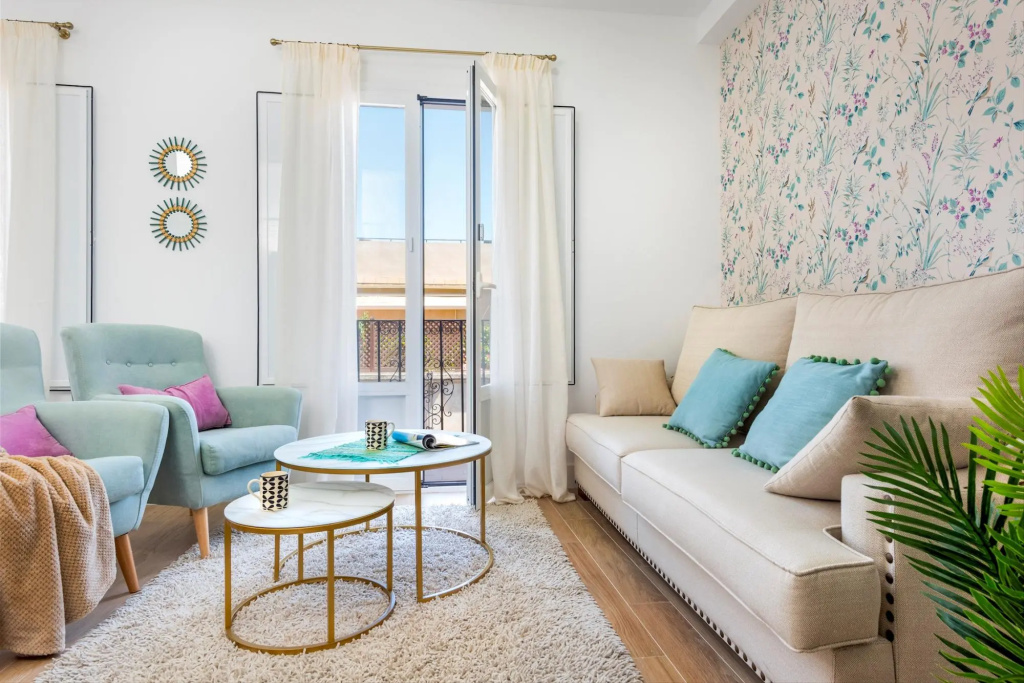 Lovely 3-bedroom Apartment Near Alameda Juan Rabadan I