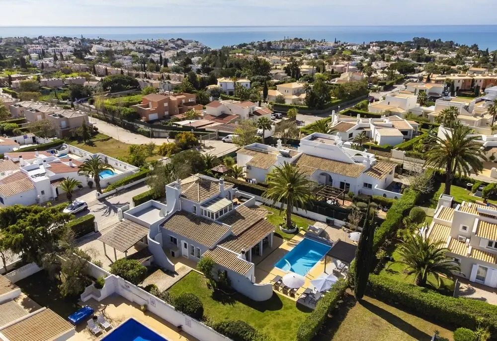 Villa in coastal town of Carvoeiro, Algarve