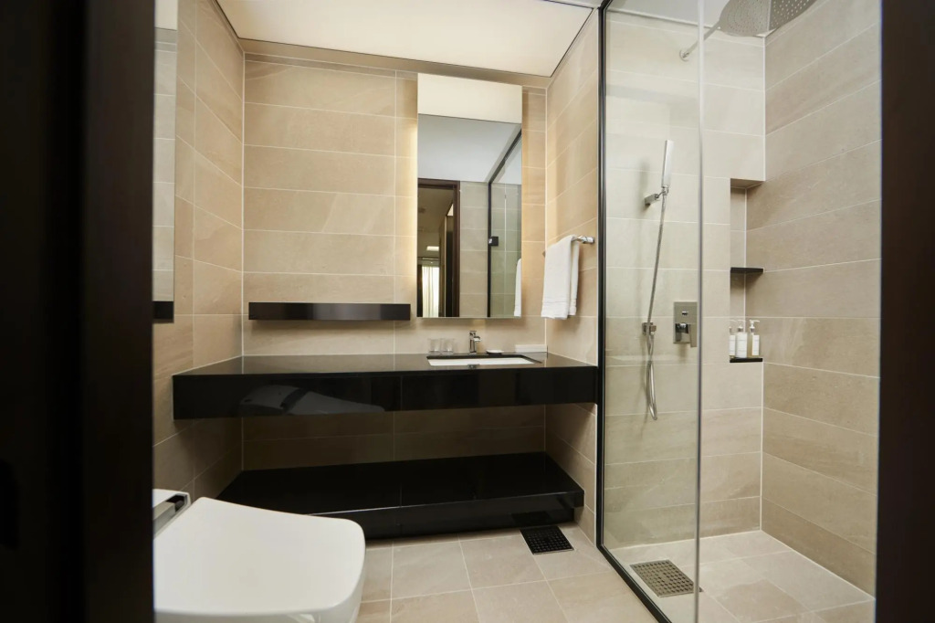 Ocean L Suite  (Beach View with 3 Bedrooms)