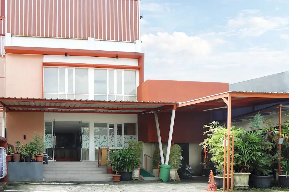 Airy Regol Lengkong Besar 145 Bandung