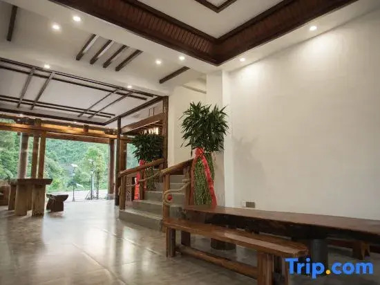 Yiyun Mountain Residence, Karst Mountain Scenery, Bouyei Style, Parent-Child Holiday Accommodation