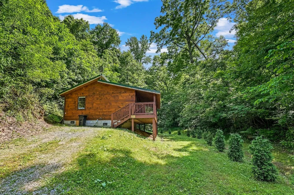 Smoky Mountains Honeymoon Cabin Dog Friendly