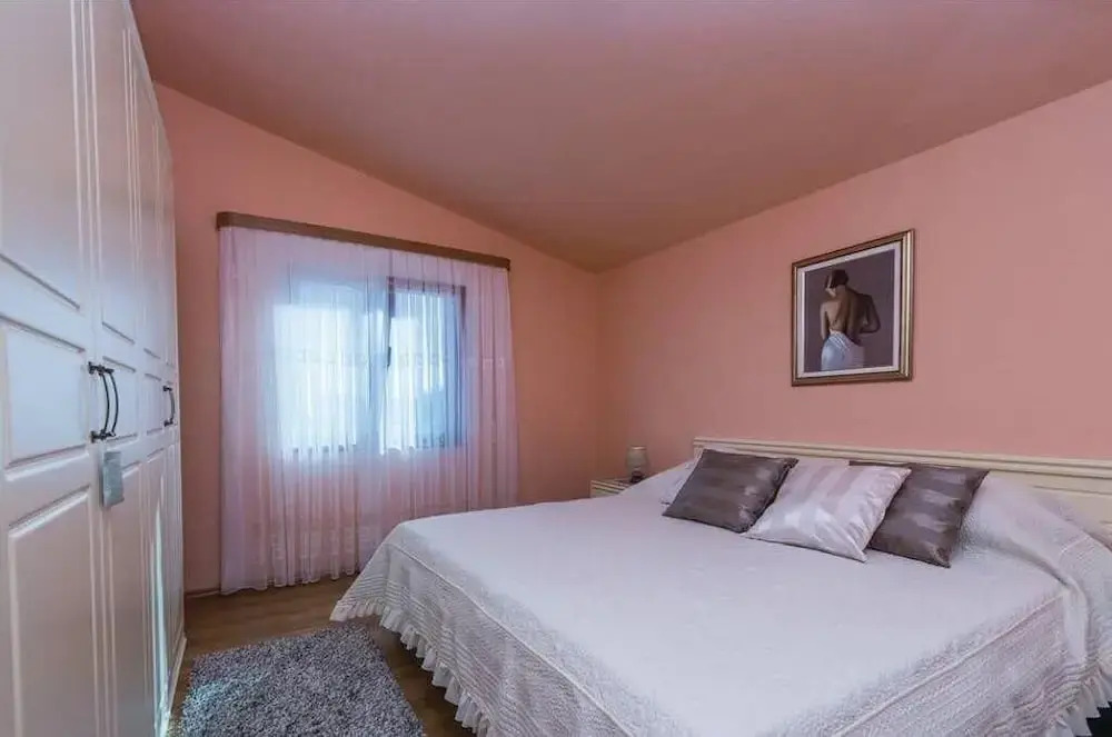 Villa Rossa mit Pool für 8 Personen
