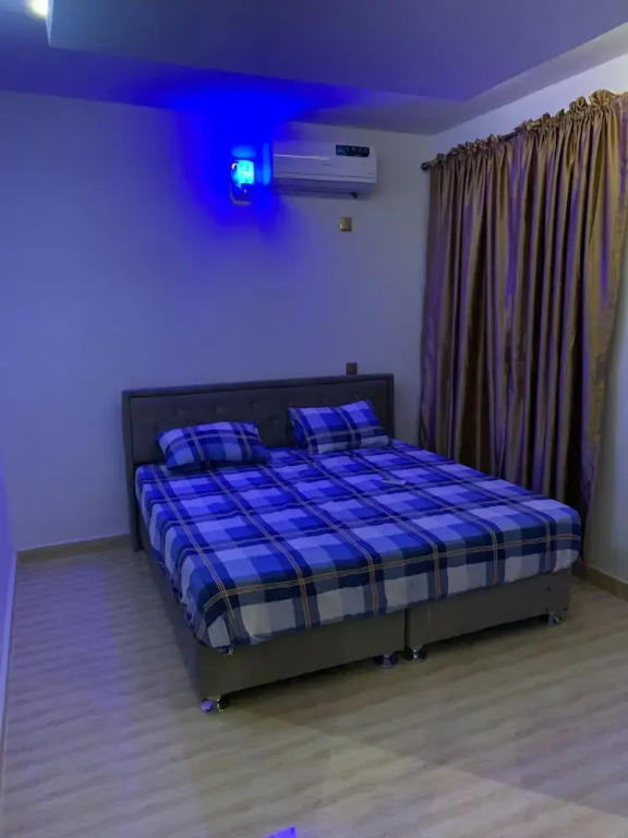 Jf Royal Hotel & Suites