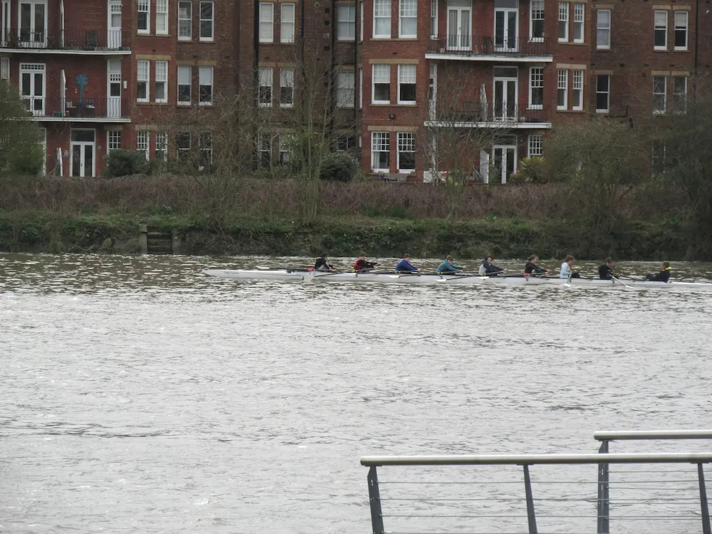 The Quiet & Cosy Fulham Reach Crib