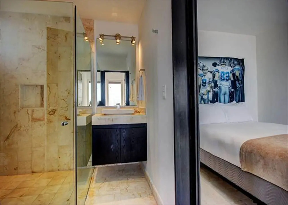 Beachfront Condo-hotel by Tripintravel