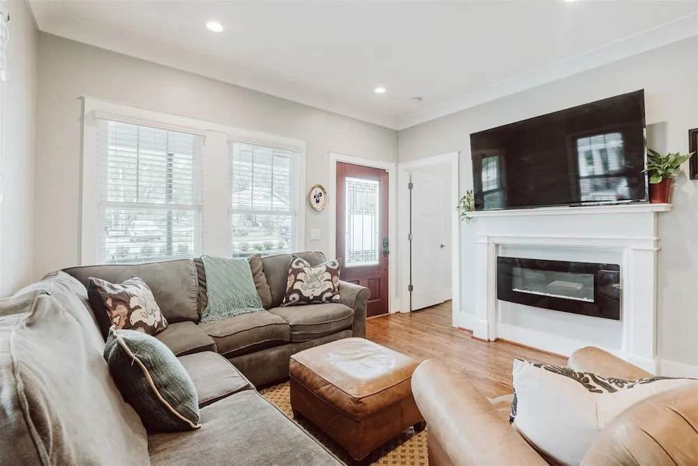 Beechwood Ave, 303