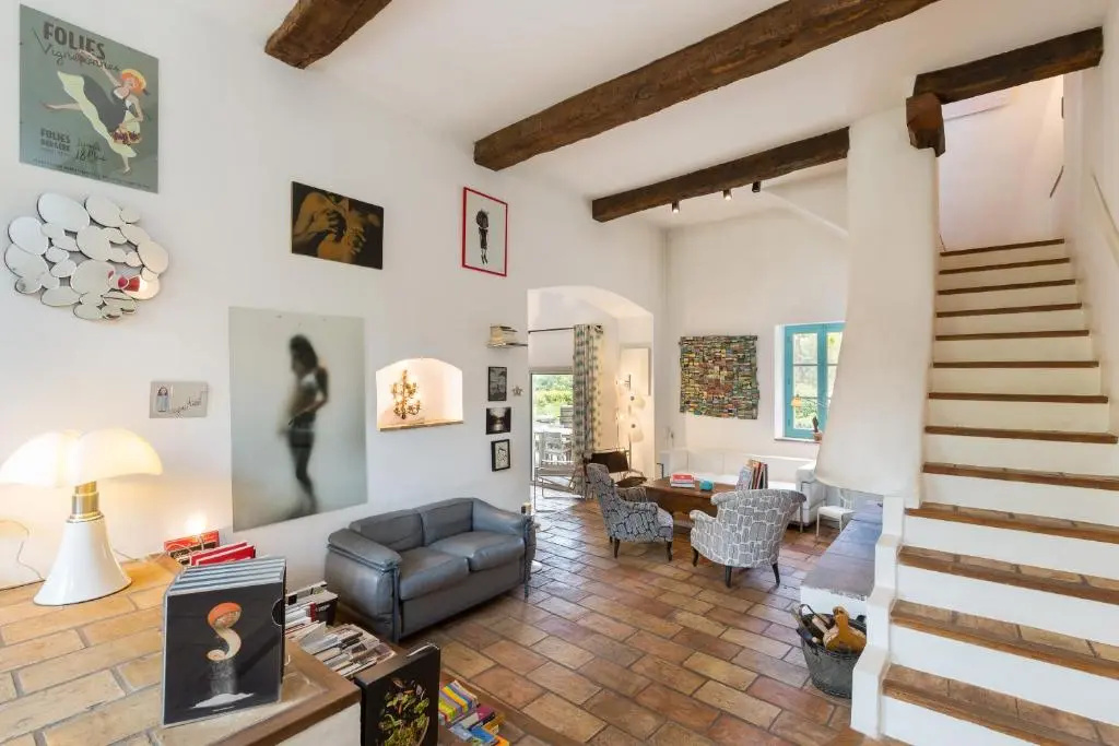 Domaine du Clos dAlari-chambres dhôtes au milieu des vignes