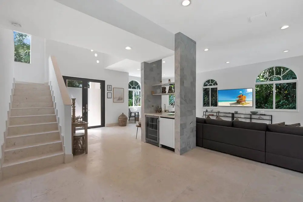 Villa Granada by Rove Waterfront W/pool, Hot Tub