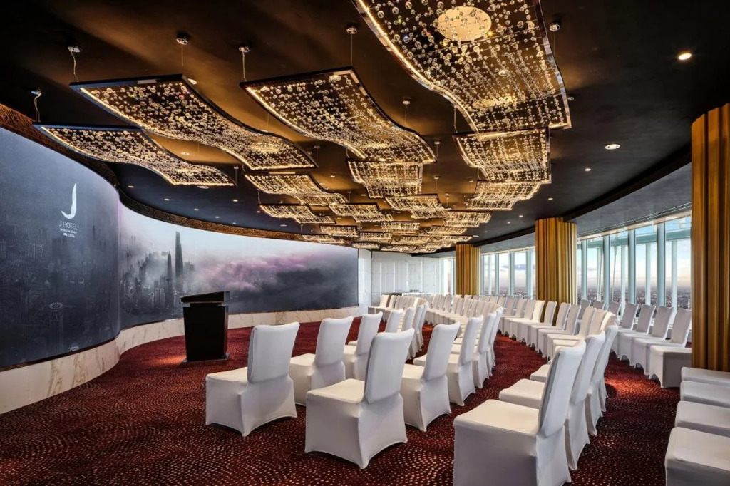 J Hotel, Shanghai Tower