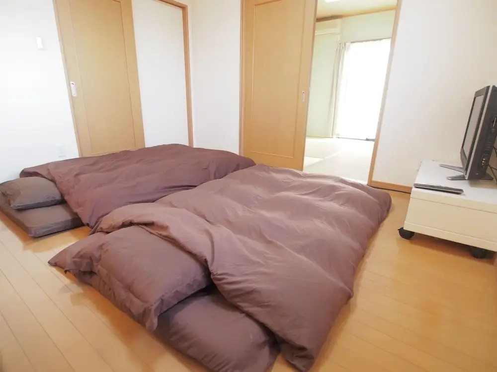 Okazaki House up to 8 People