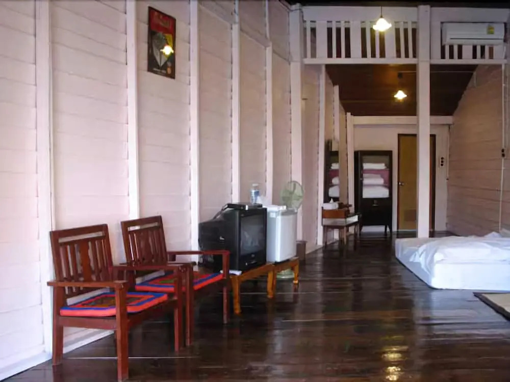 Ploen Amphawa Resort