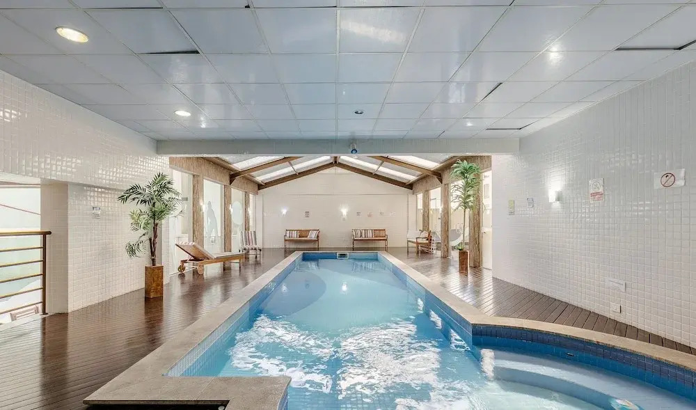 Studio in Condominium With Pool and Gym Nwc1510
