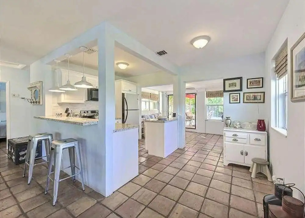 Florida Retreat with pool Sleeps 14
